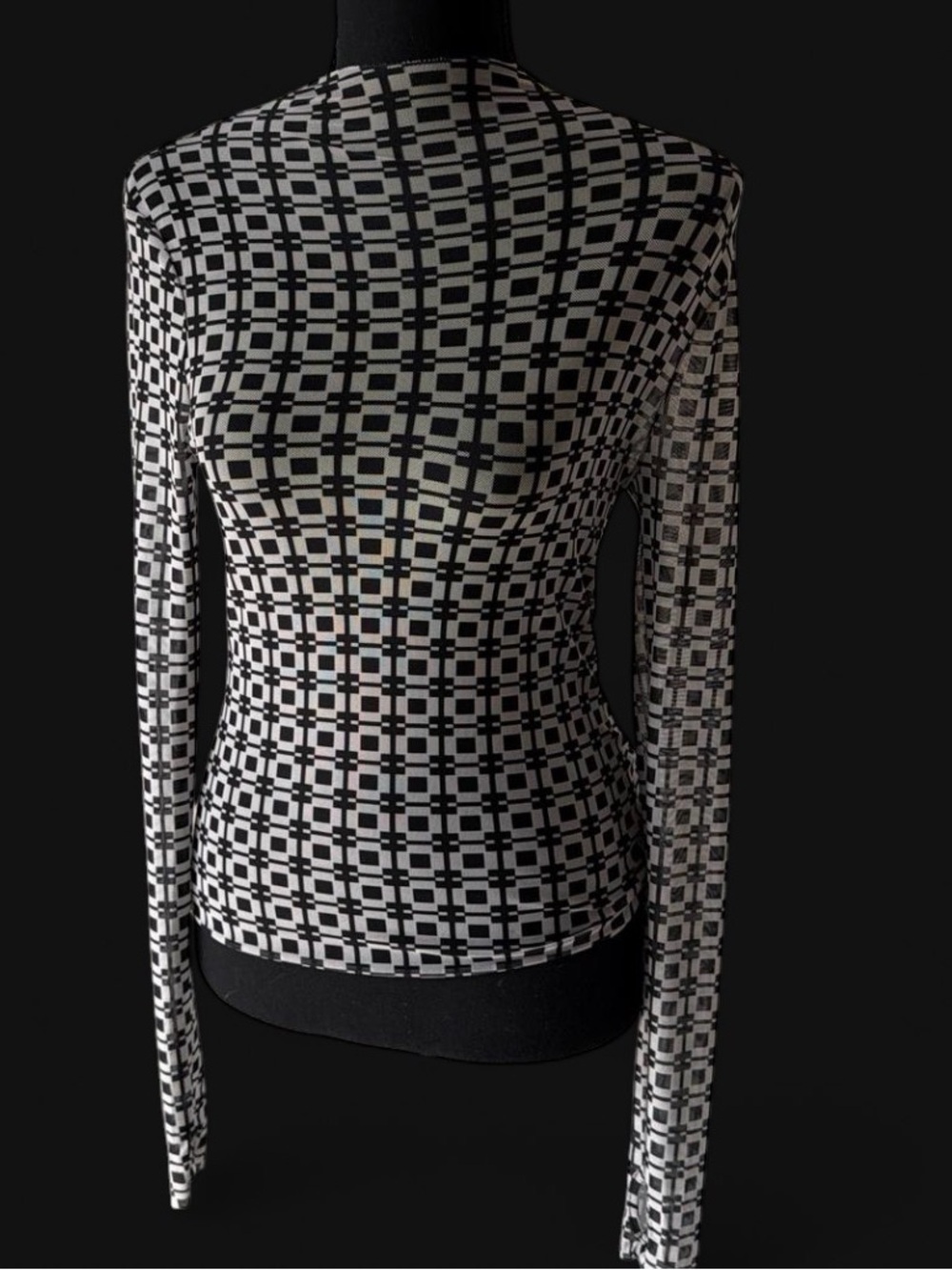 Black & White Geometric Long Sleeve Top